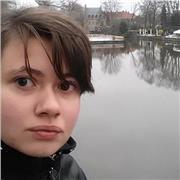 Disponibile per ripetizioni e aiuto compiti per bambini e ragazzi dalle elementari all'università